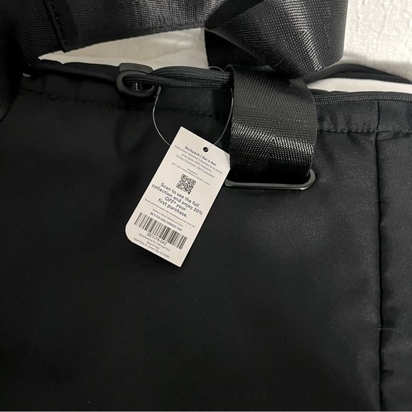 NWT BEYOND YOGA Black Convertible Gym Bag Gym to Desk Side Pockets Wide Straps - Picture 11 of 11